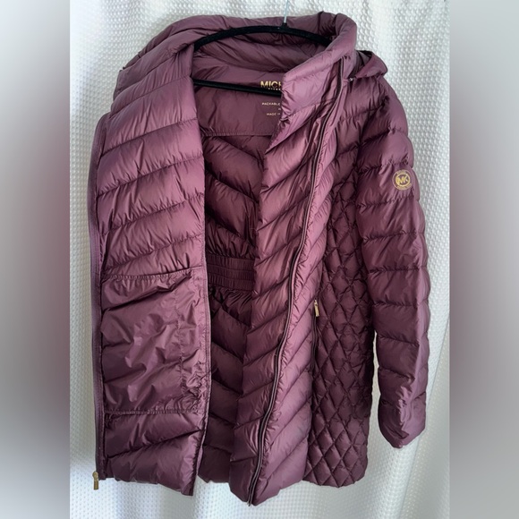 MICHAEL KORS Asymmetrical Packable Down Puffer Coat - Picture 8 of 16